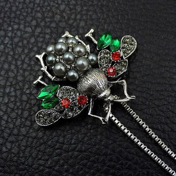 Enamel Cute Bee Honey Crystal Pendant Chain Necklace NWOT - Picture 2 of 3